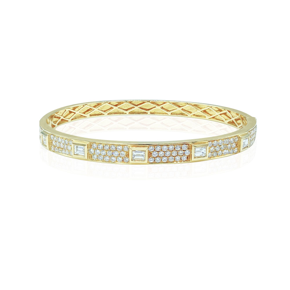 18k Yellow Gold 2.26ctw Round and Asscher Cut Diamond Bangle Bracelet