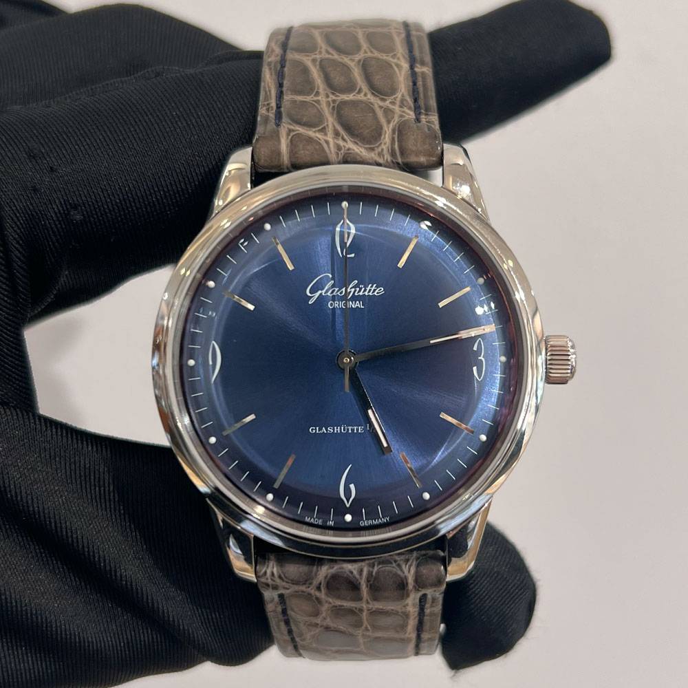 Glashutte 1-39-52-06-02-04 Senator Sixties 39mm Blue Dial Watch
