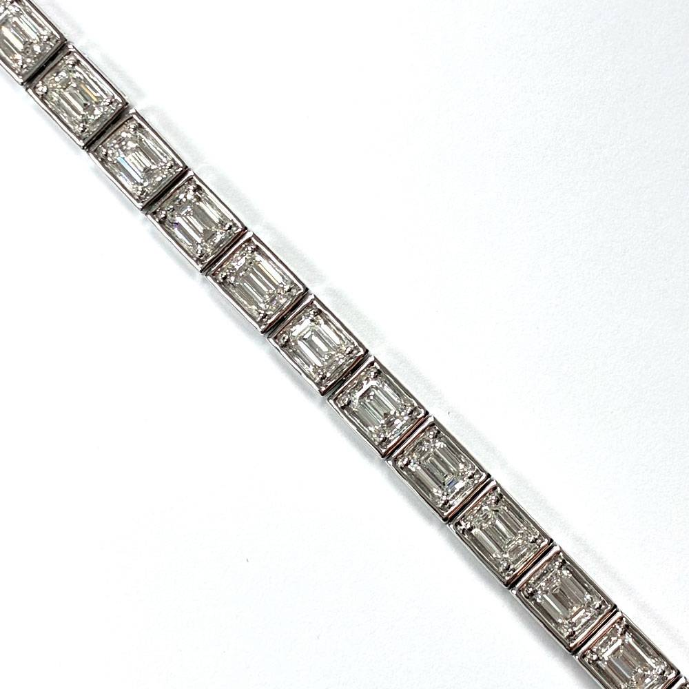 18k White Gold 9.90ctw Natural Emerald Cut Diamond Mirrored Bezel Tennis Bracelet